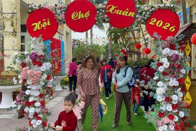Bé vui Hội xuân Bính Ngọ năm 2026